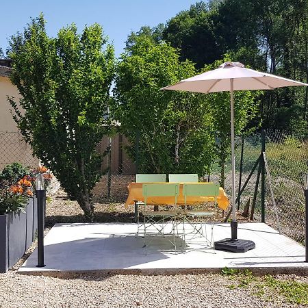 Agreable Petite Maison Proche Joigny Chamvres Exteriér fotografie